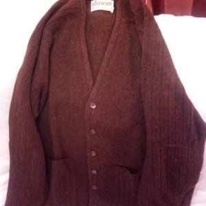 Men's medium classic vintage %100 lambs wool knit cardigan 6 buttons 2 pockets